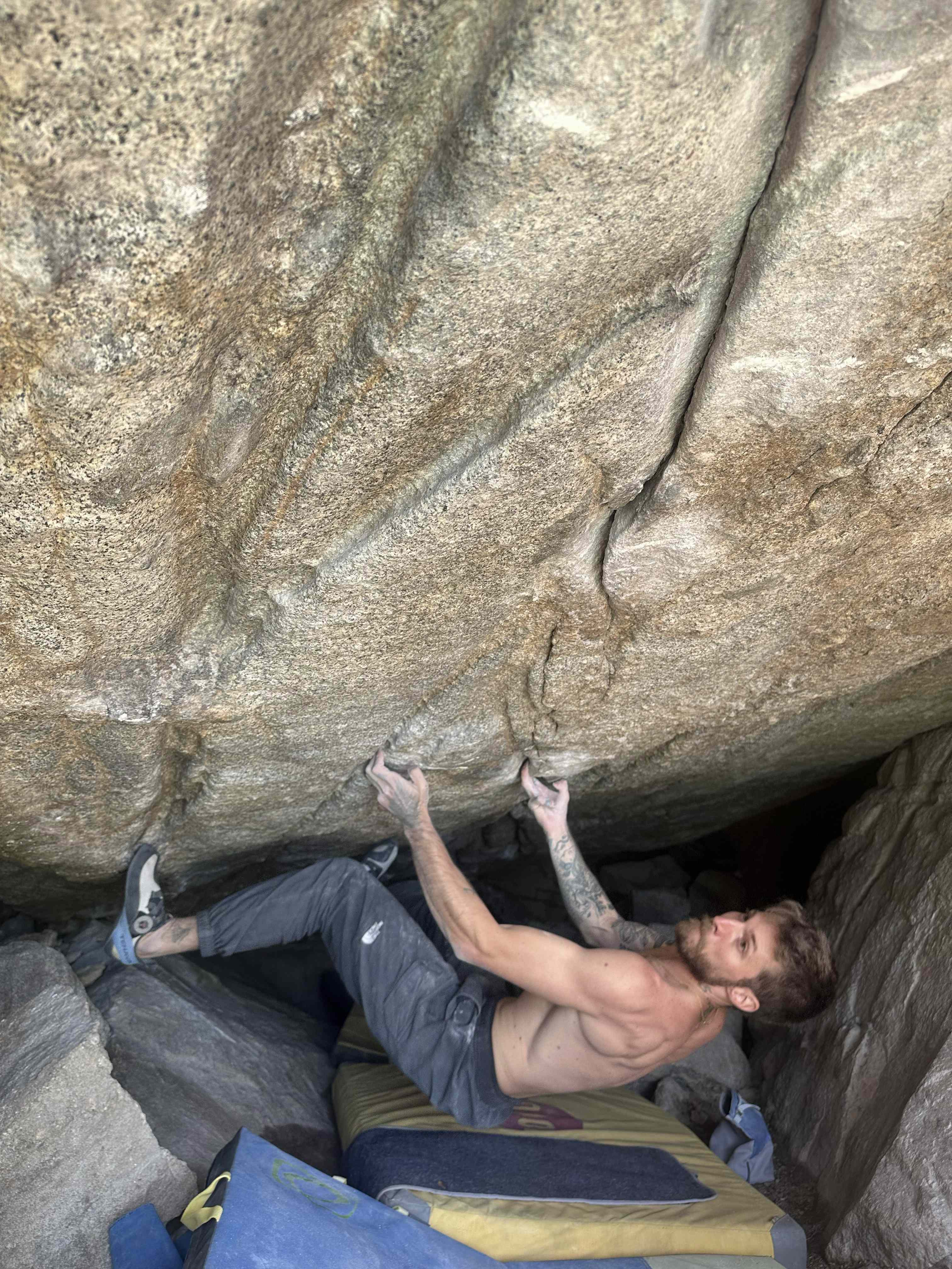 Atleta profissional de escalada Felipe Camargo